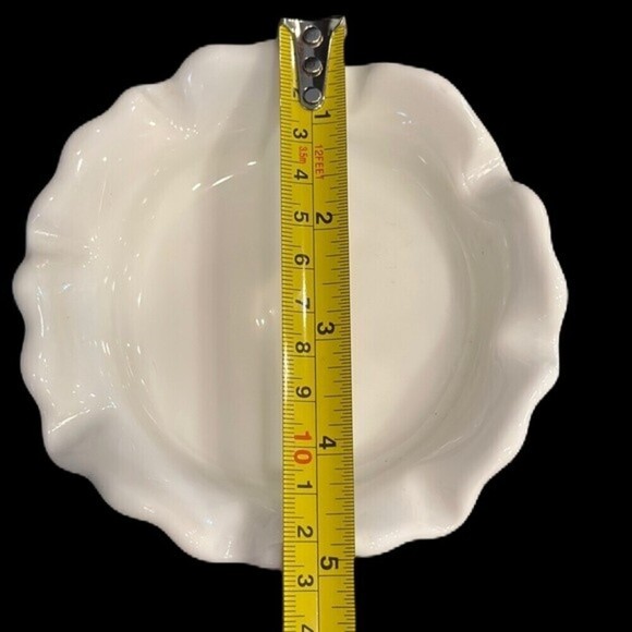 Westomoreland Round Milk‎ Glass Pedestal Small Bowl - Picture 5 of 5